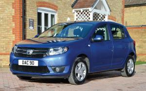 Dacia Sandero Laureate (UK) '2013